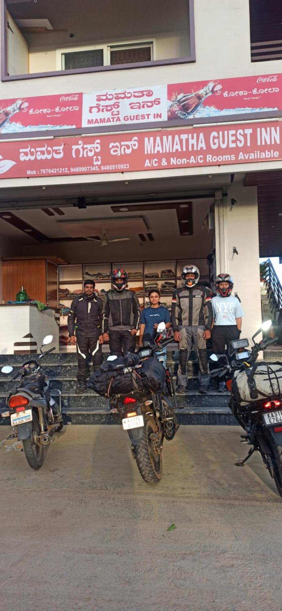 Mamatha Guest Inn Hampi Bagian luar foto