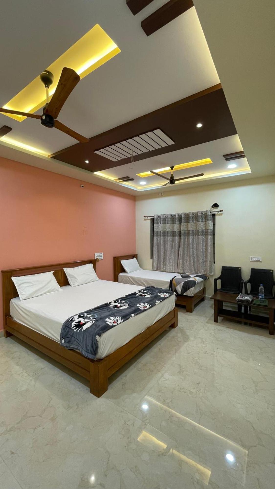 Mamatha Guest Inn Hampi Bagian luar foto